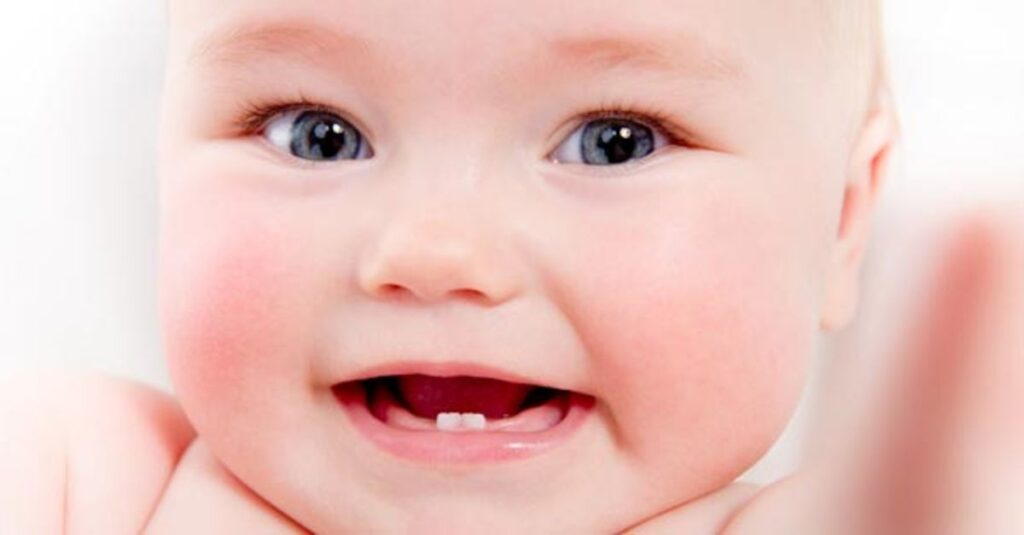 Diş Çıkaran Bebeğin Ağız Bakımı Nasıl Yapılmalıdır
